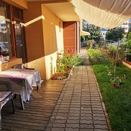 светлая новая студия в * Πριμόρσκο