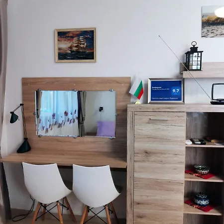 светлая новая студия в Διαμέρισμα